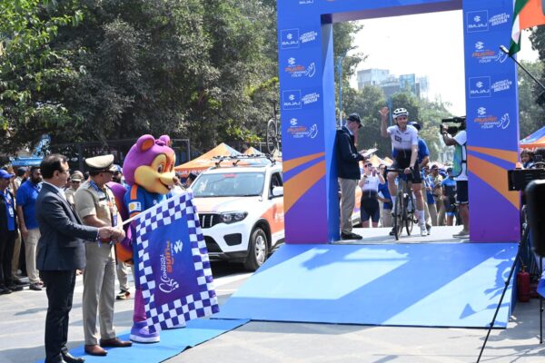 पुणे में बजाज पुणे ग्रैंड टूर 2026 की अंतरराष्ट्रीय साइकिल प्रोलॉग रेस