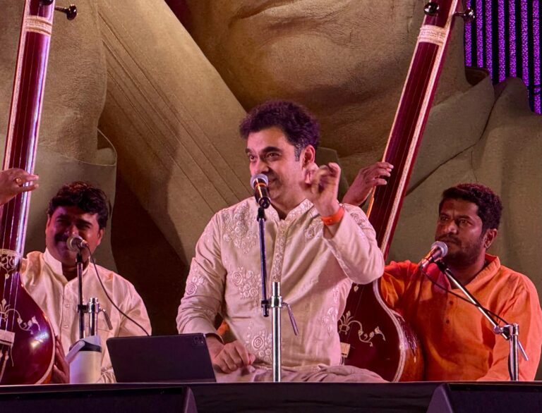 पुणे में वसंतोत्सव का समापन राहुल देशपांडे के बहारदार राग चंद्रकंस से हुआ। कुमार गंधर्व परंपरा, युवा कलाकार और शास्त्रीय संगीत के भविष्य पर विशेष रिपोर्ट।