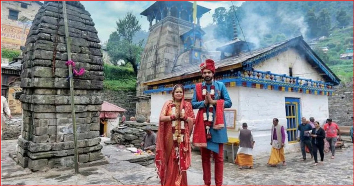 Snowfall wedding at Triyuginarayan Temple Rudraprayag Uttarakhand