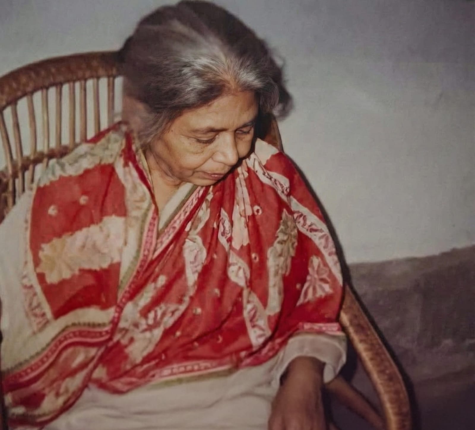 म्मा: दादी की यादों, संस्कारों और ममता पर भावुक कविता