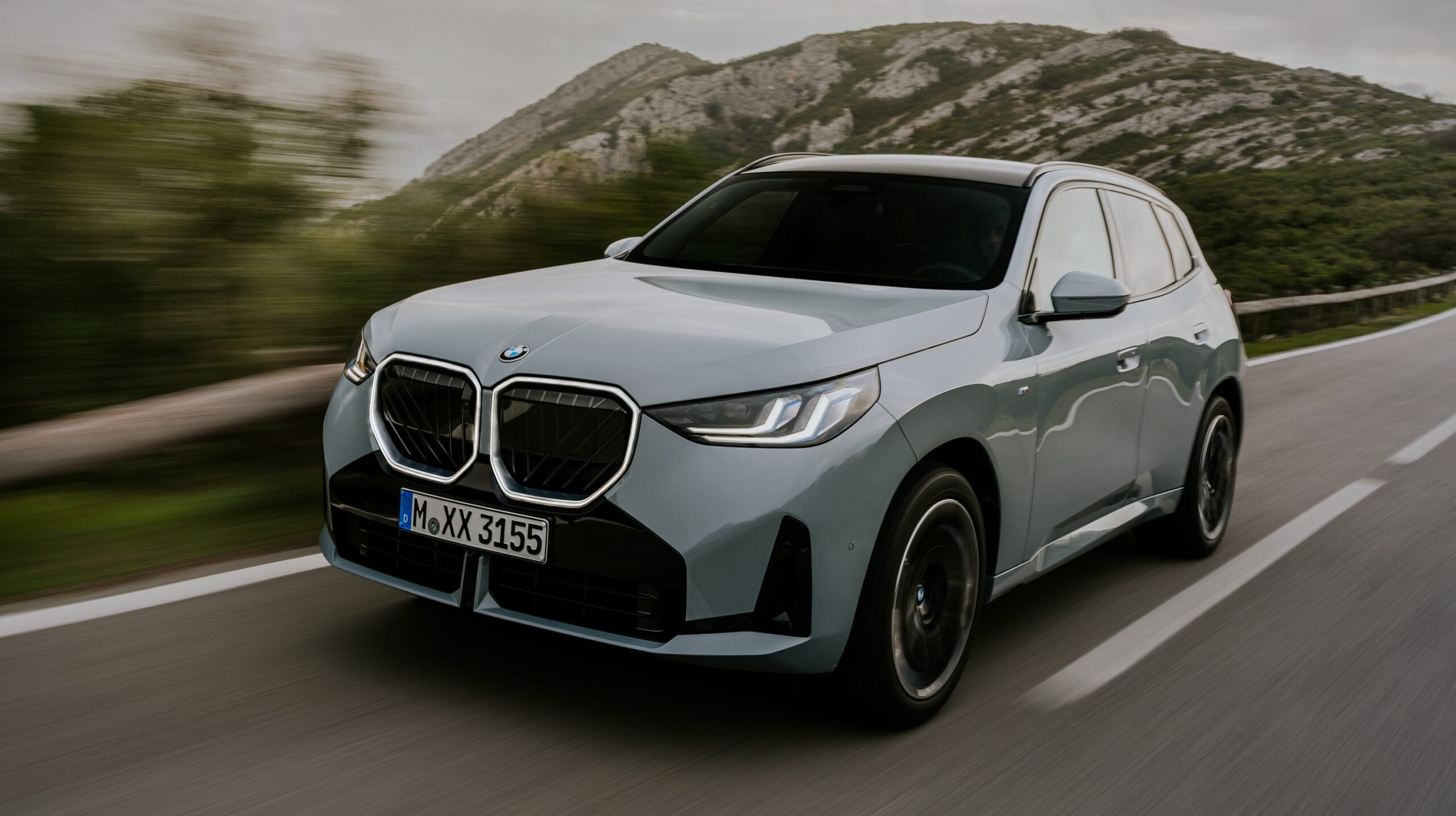 BMW और MINI लग्जरी कारों की कीमत बढ़ोतरी से जुड़ी प्रतिनिधिक तस्वीर