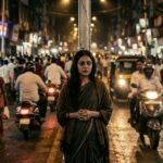 अकेला व्यक्ति भीड़ में खोया हुआ