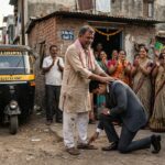 ऑटो चालक पिता के बेटे के कलेक्टर बनने पर भावुक दृश्य, झोपड़ी के सामने भीड़ और गर्व से भरा पिता