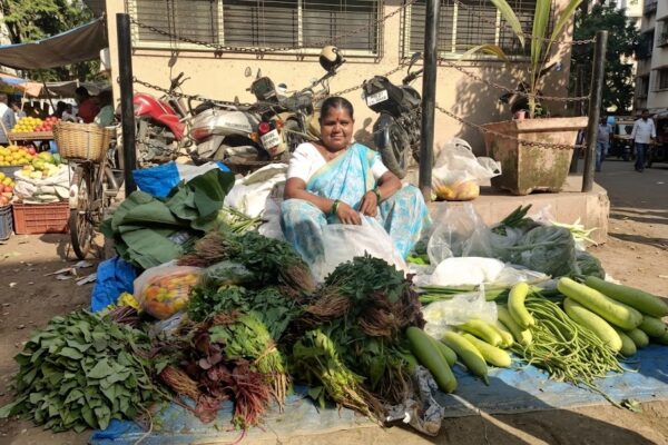 14 घंटे की मेहनत, फिर भी चेहरे पर मुस्कान