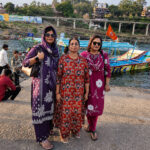 इंदौर में साहित्यिक सम्मान प्राप्त करती कवयित्री, ओंकारेश्वर और महाकालेश्वर ज्योतिर्लिंग दर्शन की आध्यात्मिक यात्रा