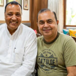 फ्रेंडशिप डे पर दो दिवंगत मित्रों की याद में भावनात्मक लेख, सच्ची दोस्ती और यादों को समर्पित चित्र।