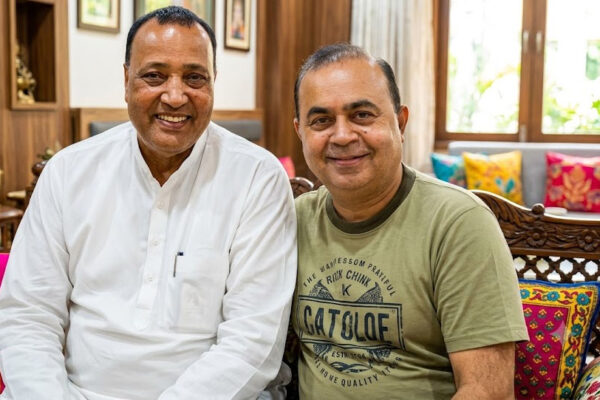 फ्रेंडशिप डे पर दो दिवंगत मित्रों की याद में भावनात्मक लेख, सच्ची दोस्ती और यादों को समर्पित चित्र।
