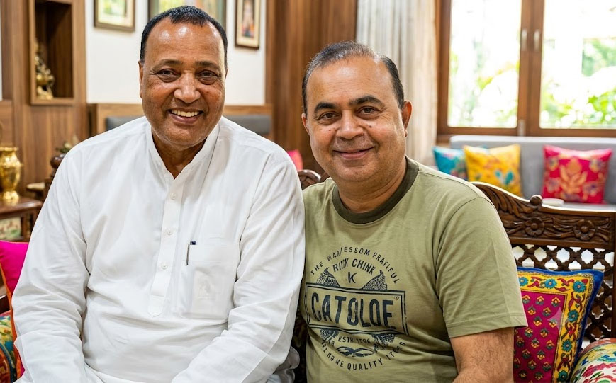 फ्रेंडशिप डे पर दो दिवंगत मित्रों की याद में भावनात्मक लेख, सच्ची दोस्ती और यादों को समर्पित चित्र।