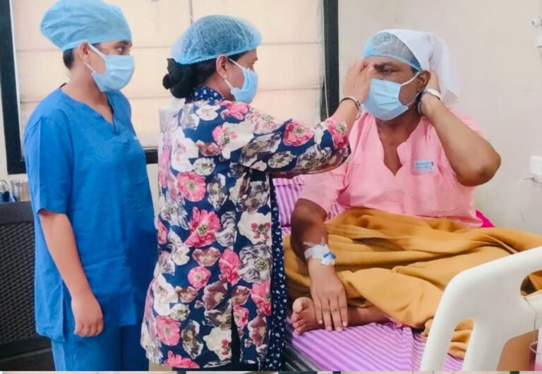 किडनी दान कर छोटे भाई की देखभाल करती बहन राखी