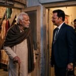 ख़ामोश घर की दीवारें फुसफुसाती हैं भाग 5 में श्यामबाबू और आगंतुक की भावनात्मक मुलाकात।