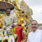 महिदपुर रोड में 62 तपस्वियों के भव्य वरघोड़े में शामिल श्रद्धालु